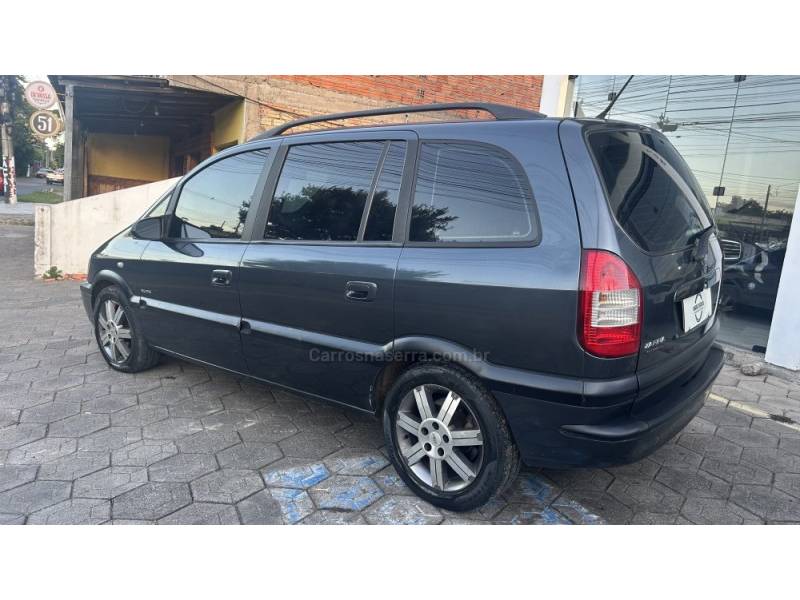 CHEVROLET - ZAFIRA - 2009/2009 - Cinza - R$ 17.900,00