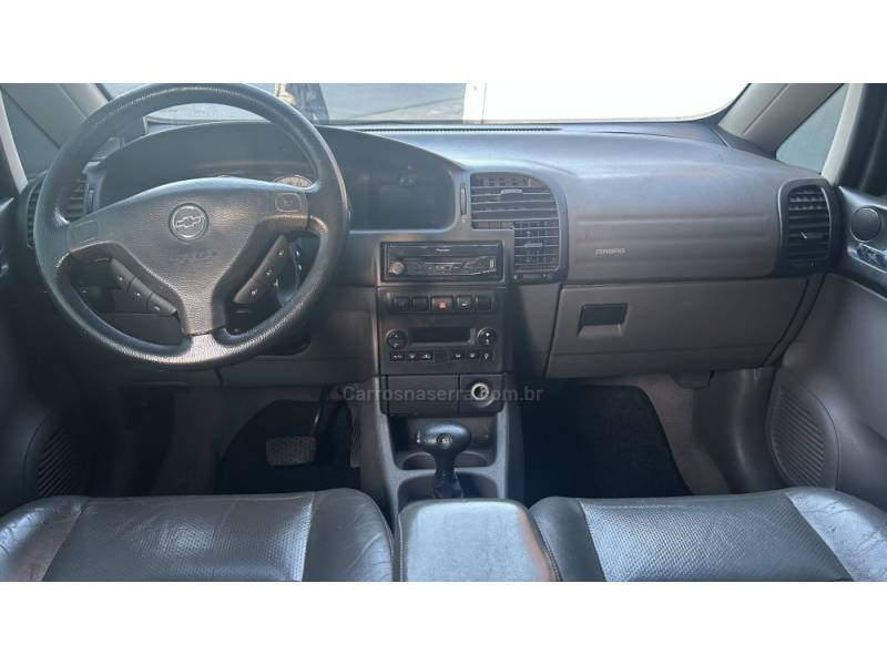 CHEVROLET - ZAFIRA - 2009/2009 - Cinza - R$ 17.900,00