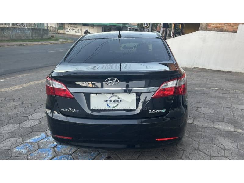 HYUNDAI - HB20S - 2014/2014 - Preta - R$ 22.990,00