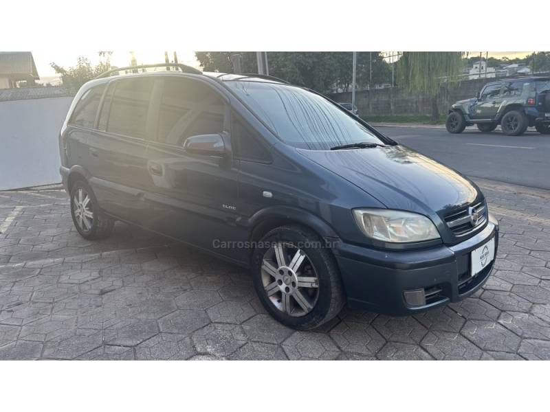 CHEVROLET - ZAFIRA - 2009/2009 - Cinza - R$ 17.900,00
